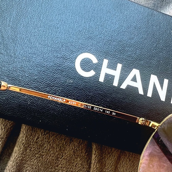 AUTHENTIC Gold frame Chanel sunglasses - Picture 2 of 7